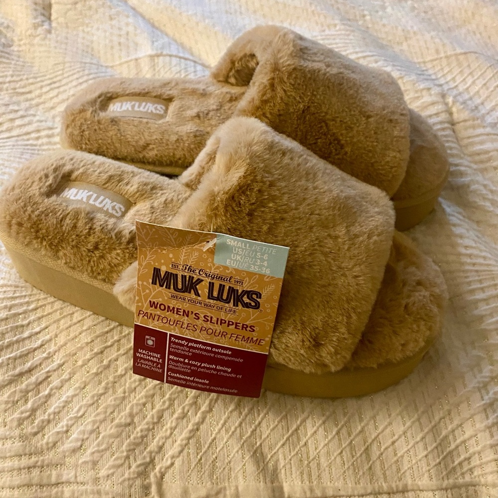 Muk Luks slippers